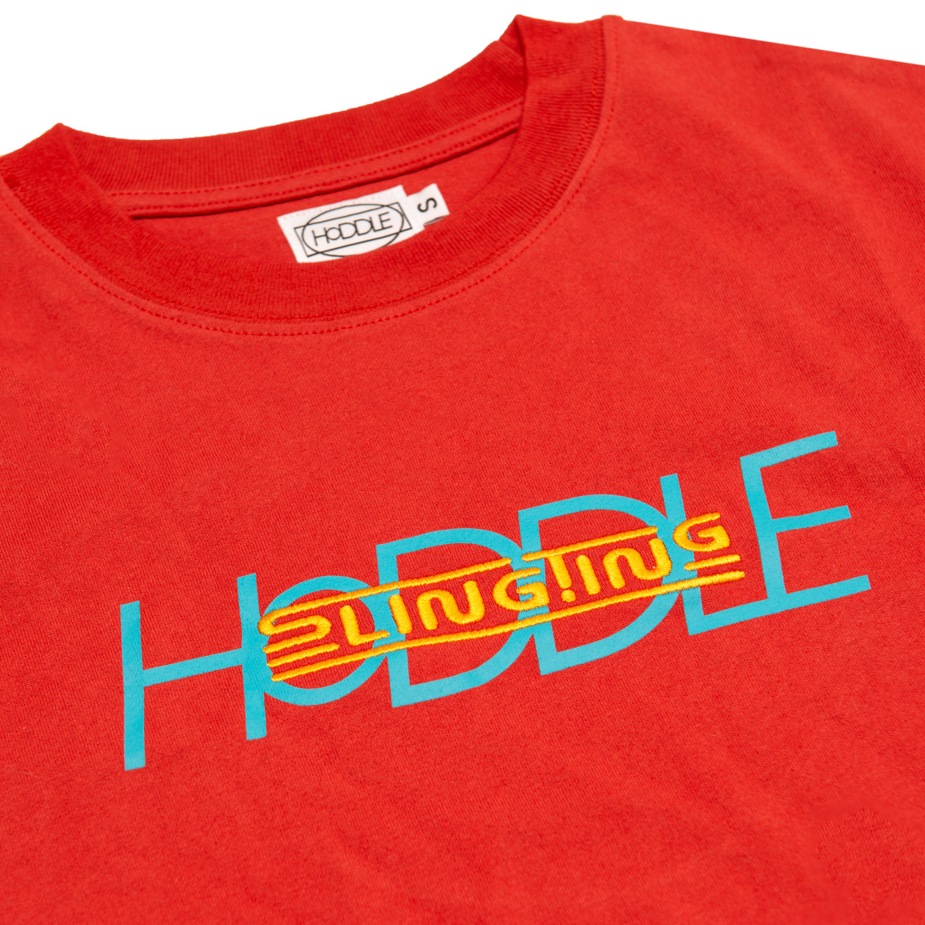 SLINGTING x HODDLE LOGO TEE CRIMSON RED (BLUE YELLOW)